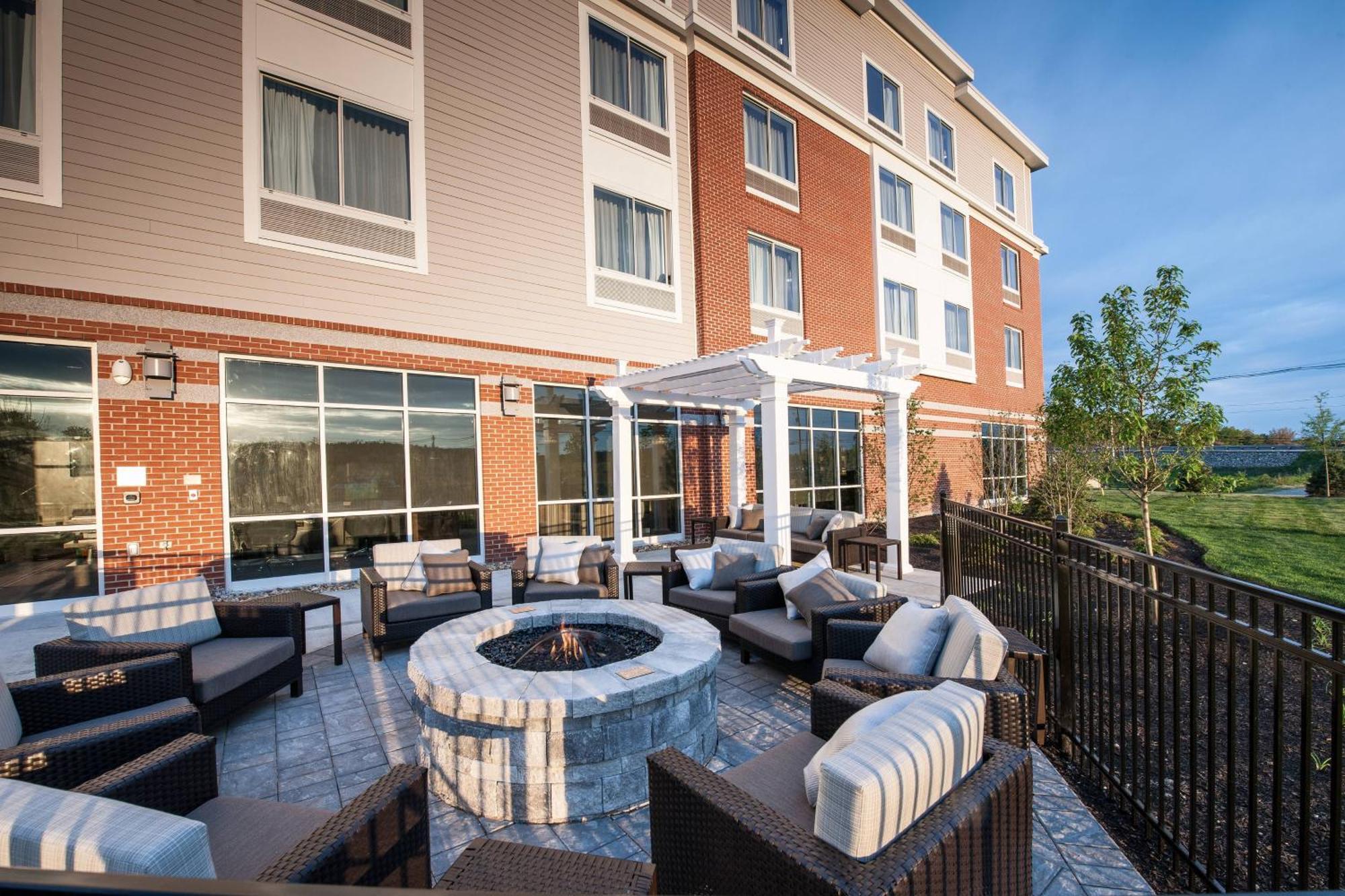 Courtyard By Marriott Boston Littleton Hotell Eksteriør bilde