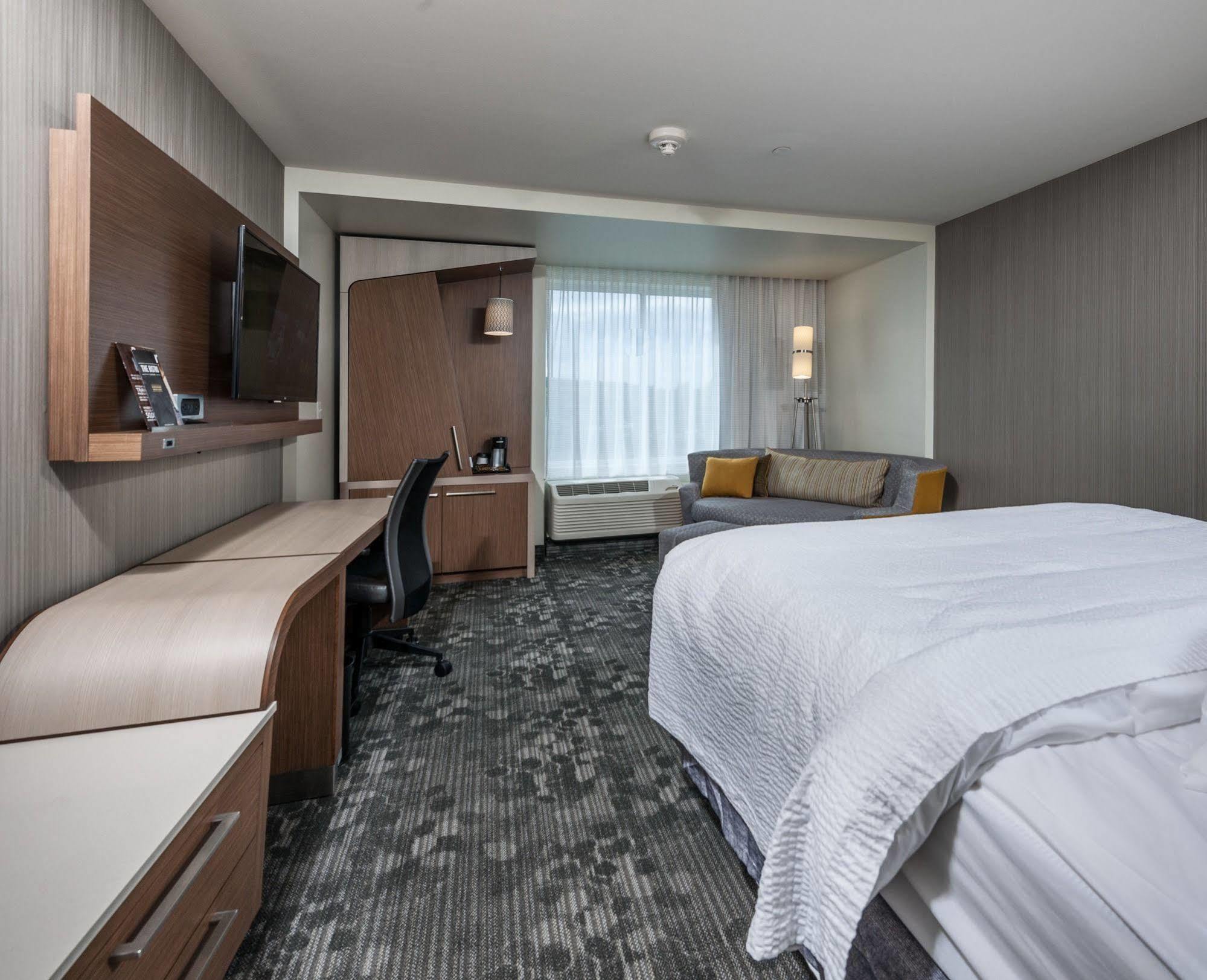 Courtyard By Marriott Boston Littleton Hotell Eksteriør bilde