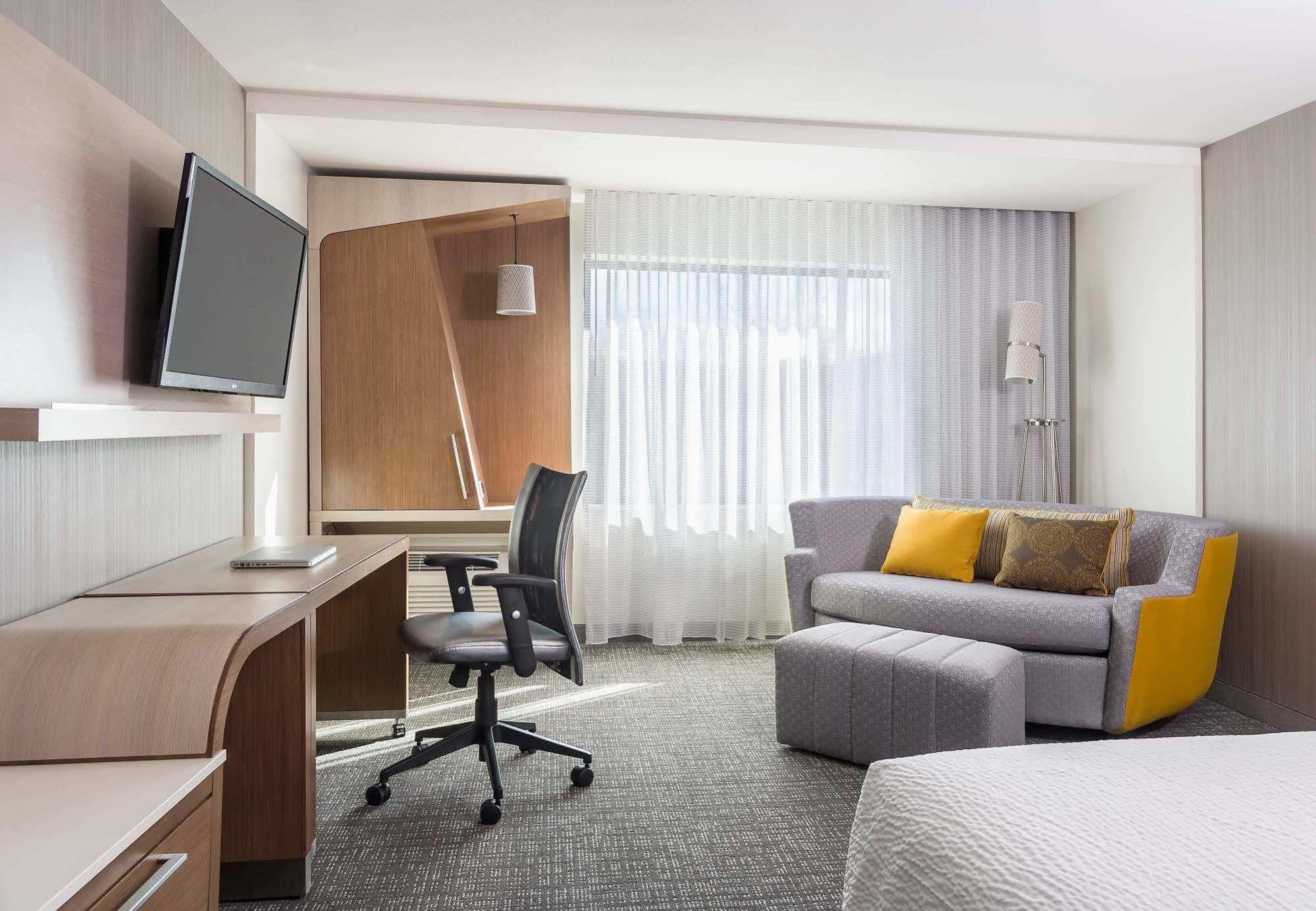 Courtyard By Marriott Boston Littleton Hotell Eksteriør bilde